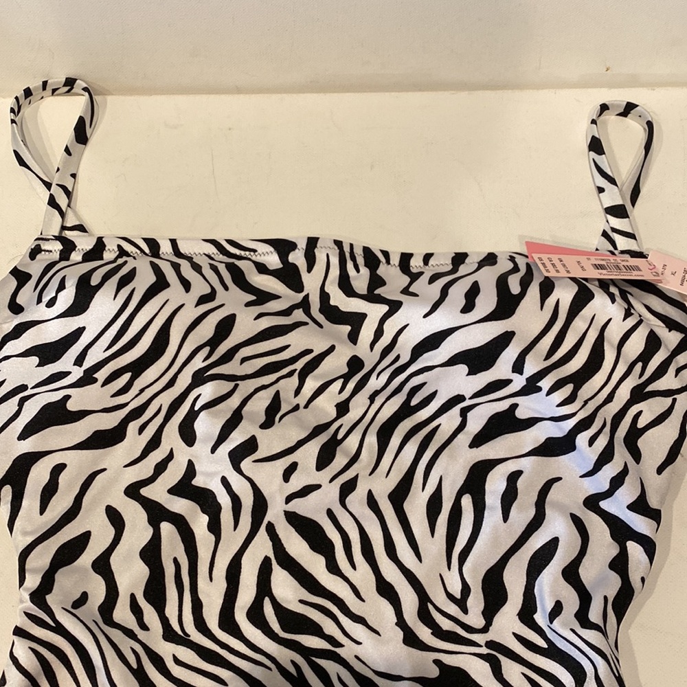 NWT VICTORIA SECRET’S ZEBRA ONE PIECE BEAUTY- WITH OPEN BACK AND SIDES gold trim - Picture 3 of 7
